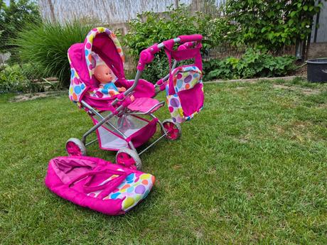 Kočík pre bábiky s príslušenstvom, 