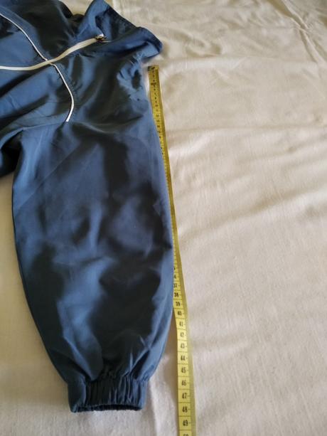 Modrá sustiakova súprava, 104