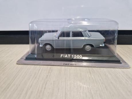 Modely deagostini autíčka mix,