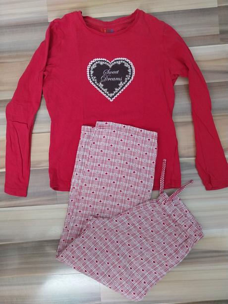 Pyžamko 134/140, 134