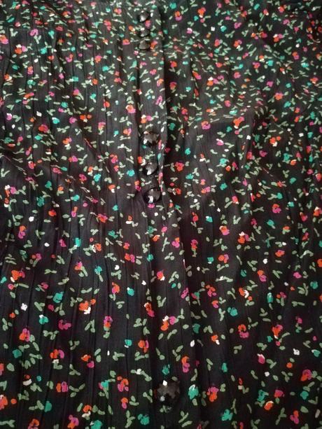 Šaty s potlačou, 38