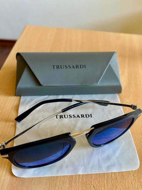 Slnečné tmavomodré okuliare zn.trussardi unisex, trussardi
