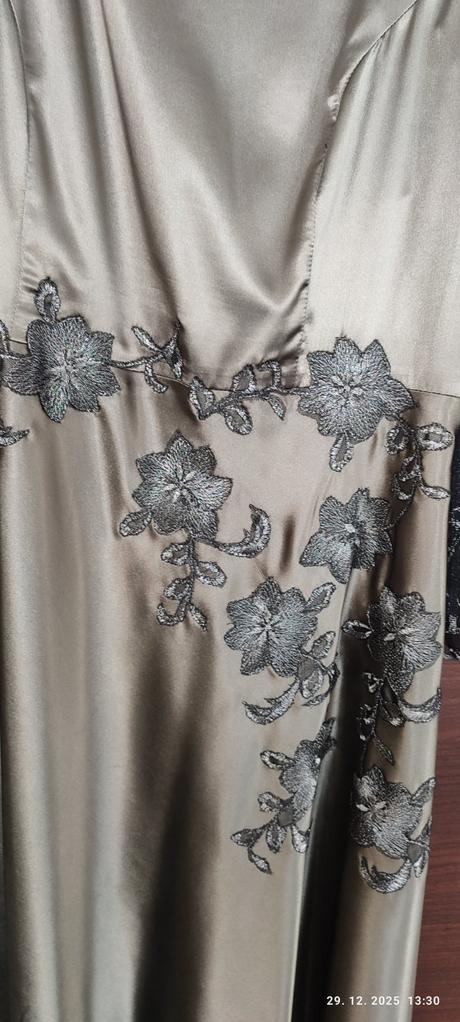 Spoločenské šaty, l