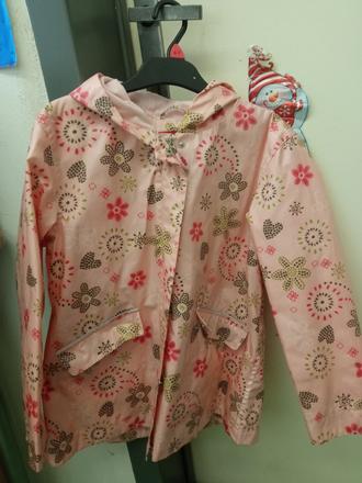 Vodeodolný kvetovaný kabát, 134