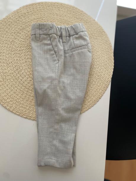 Elegantne nohavice s pukmi, 74