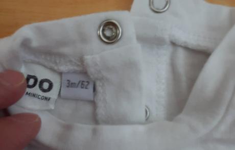 Body s patentkami vzadu, 62