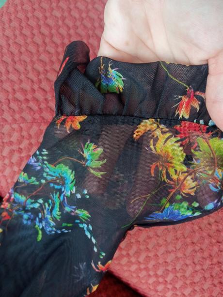 Elegantná kvetovaná súprava, 146