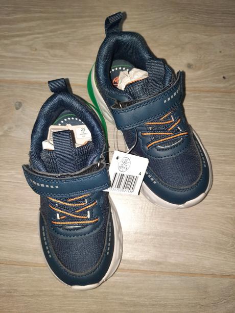 Blikajuce tenisky, lupilu,24 / 25