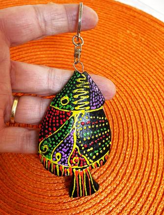 Etno prívesok z ebenového dreva, 