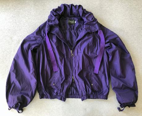 Štýlová bunda v žiarivej purpurovej, s