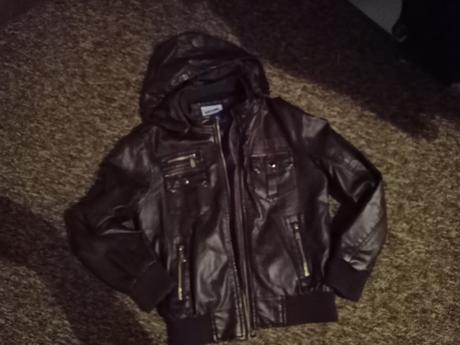 Koženková bunda, 140