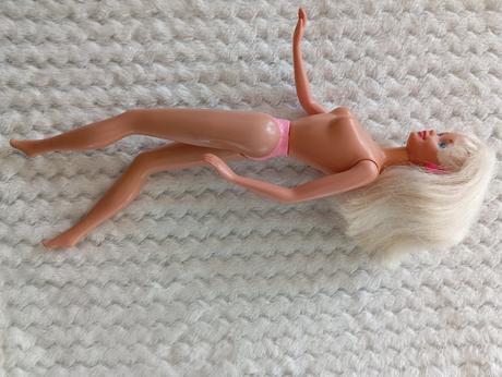 Ruffle fun riviera barbie 1994,