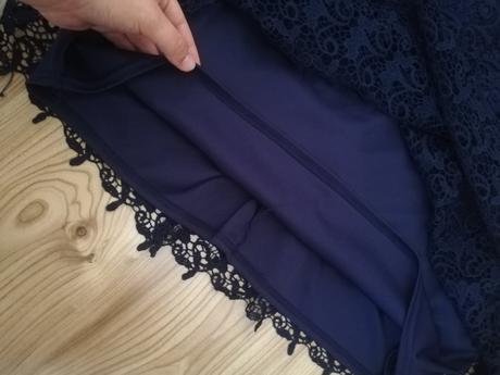 Čipkované šaty, 42