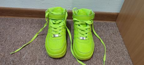 Moderné tenisky, 34