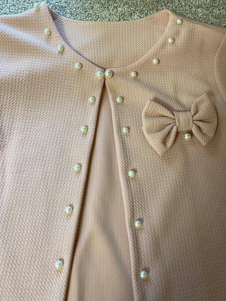 Slávnostný svetrík, 146