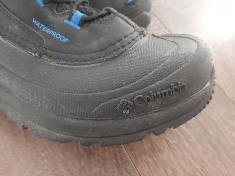 Snehule columbia  s postou., columbia,34