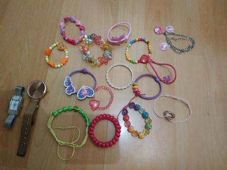 Mix náramkov a hodiniek, 