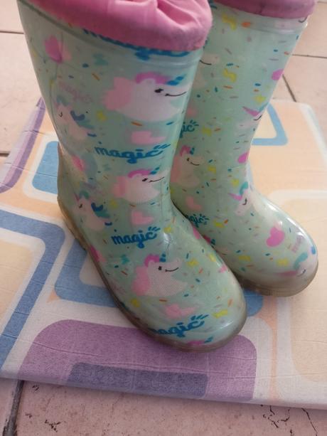 Gumáky jednorožec, 29