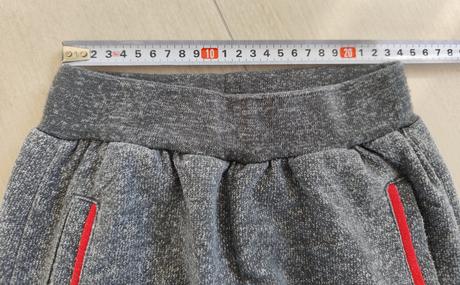 Predám dievčenské teplaky, grace,122