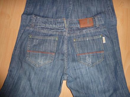 Tmavomodre rifle, 30