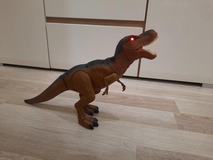Dinosaurus pohyb a zvuk,