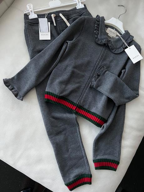 Gucci súprava nová s vysackami vel.8, 128