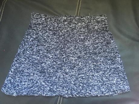 Hrubsia suknicka, xs