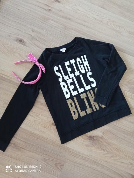 Čierna mikina s nápismi, 140