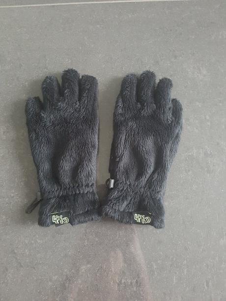 Predam rukavice, 104