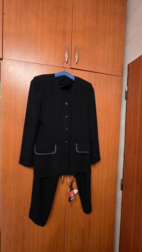 Dsmsky kostym nohavicový38ka, c&a,38