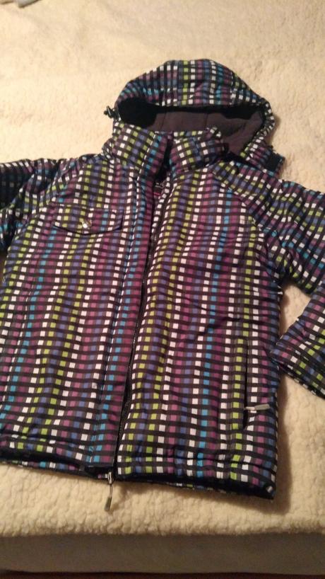 Dievčenská vetrovka, 152