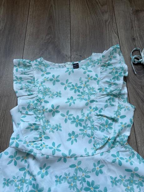 Kvietkované šaty, s