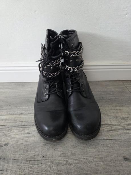 Čižmy s retiazkami, 40