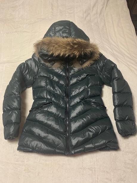 Prešívaná zelená vetrovka s kapucňou a kožušinou, l / m / xl