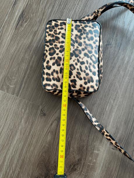 Nova kabelka, s dopor. poštou, marks & spencer