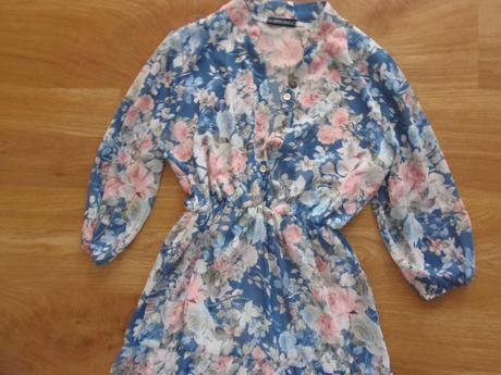 Šaty kvetované, s