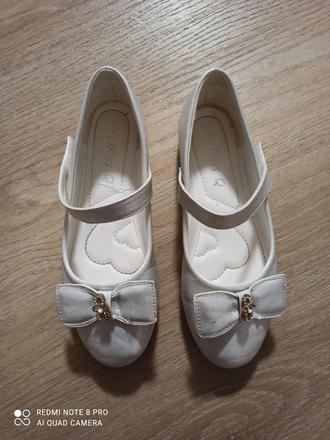 Biele balerínky, 32