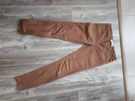 Hnedé dievčenské rifle, 158