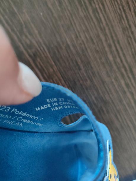 Sandálky pokemon, 27