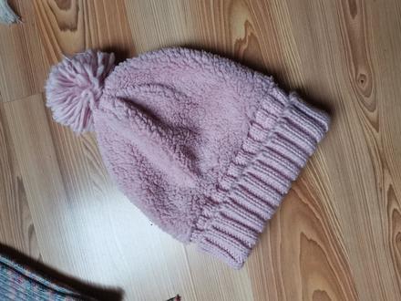 Čiapka s brmbolcom, l