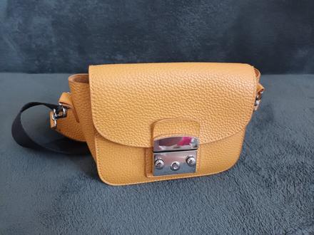 Kabelka reserved, reserved