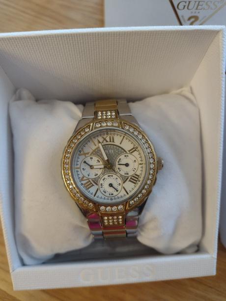 Hodinky guess, guess