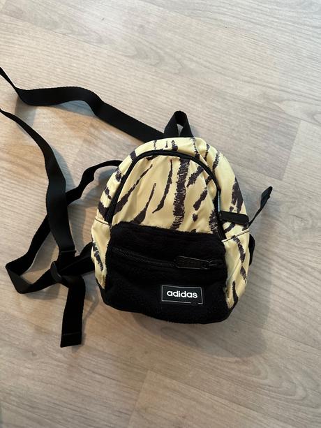 Ruksak, adidas