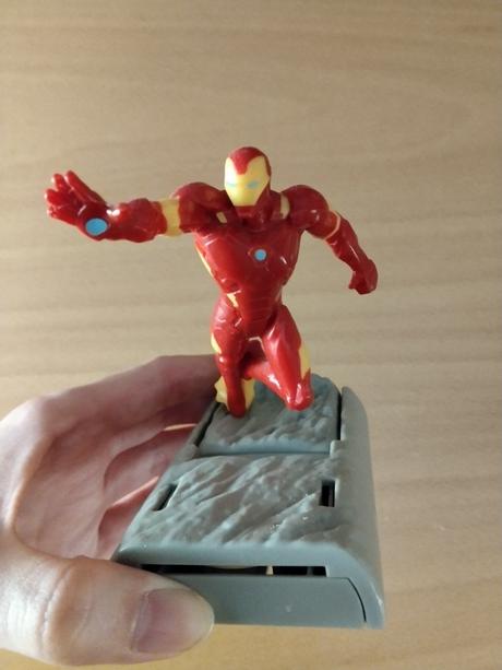 Iron man kinder surprise maxi figúrka,