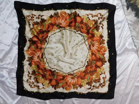 Kvalitná elegantná hodvabna šatka, l