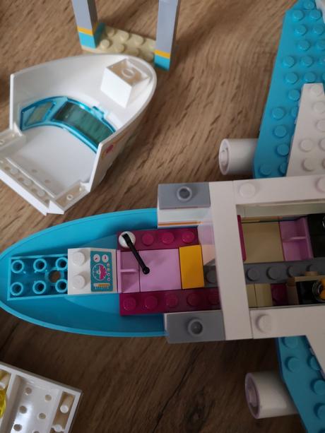 Lego friends 41100 súkromný tryskáč v mestečku hl,