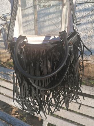 Kabelka so strapcami, 