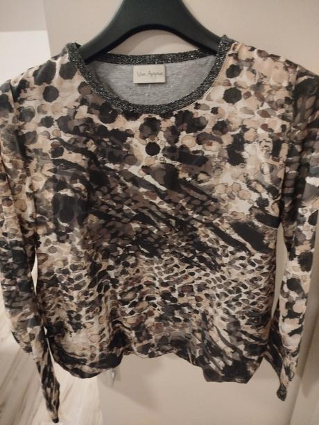 Krásna znackova  bluzka, 38