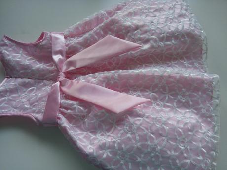 Slávnostné šaty., 92