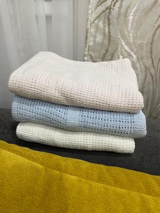 Letná hačkovaná deka,